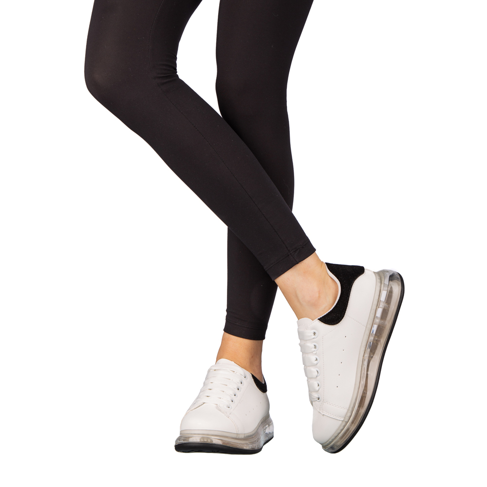 Γυναικεία αθλητικά παπούτσια μαύρο με λευκό από οικολογικό δέρμα Giuca - Kalapod.gr