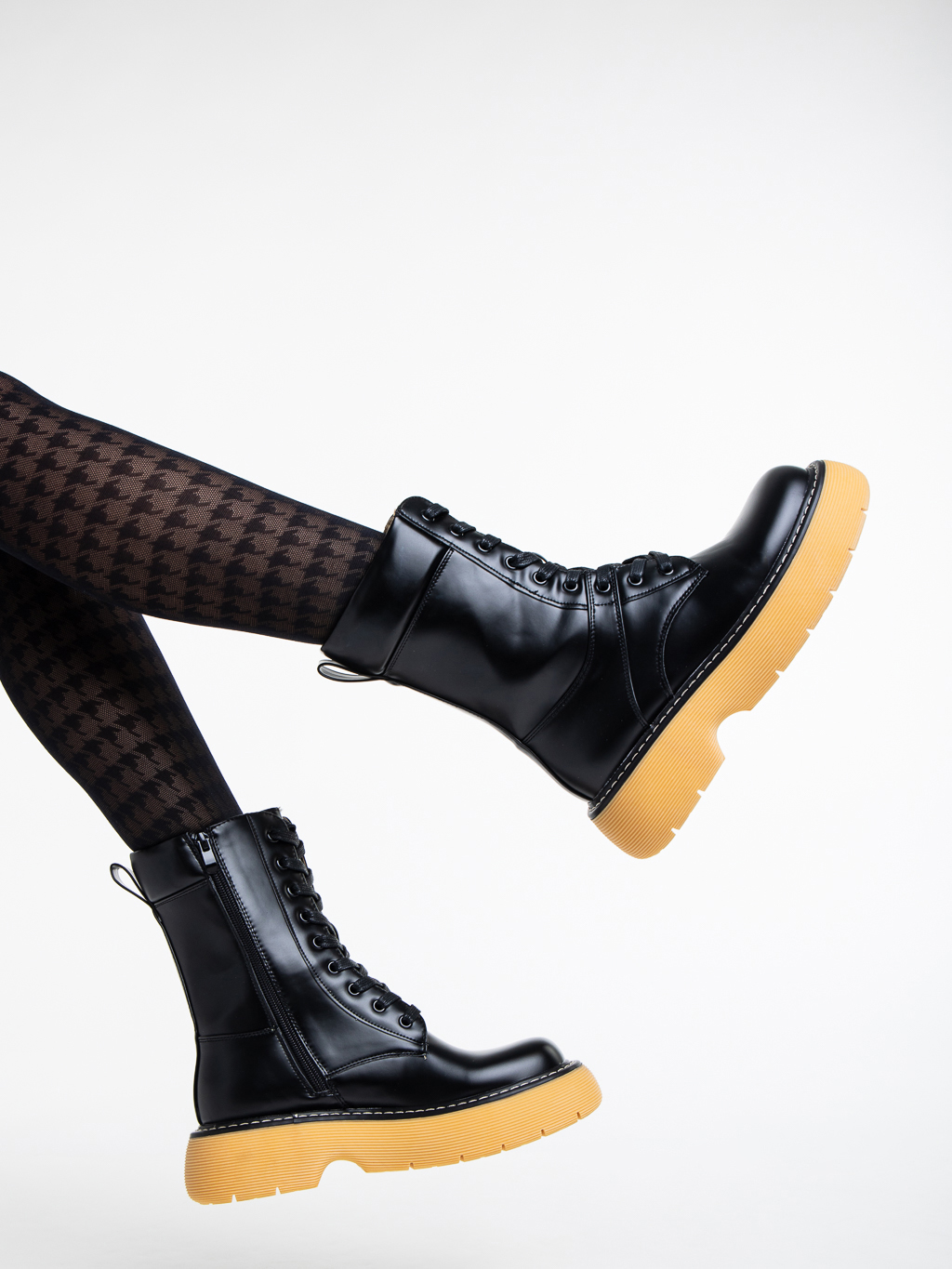 Γυναικείες μπότες   μαύρα  από οικολογικό δέρμα Nunzia, 4 - Kalapod.gr