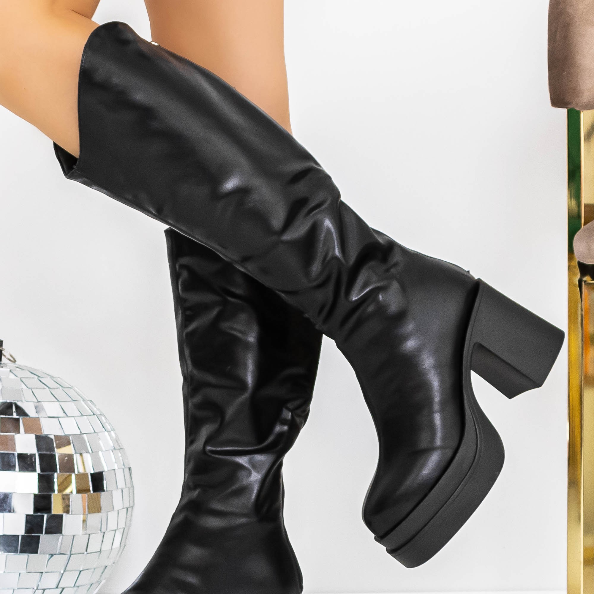 Γυναικείες μπότες με τακούνι Izada Μαύρο, 3 - Kalapod.gr Γυναικείες μπότες με τακούνι Izada Μαύρο, 3 - Kalapod.gr