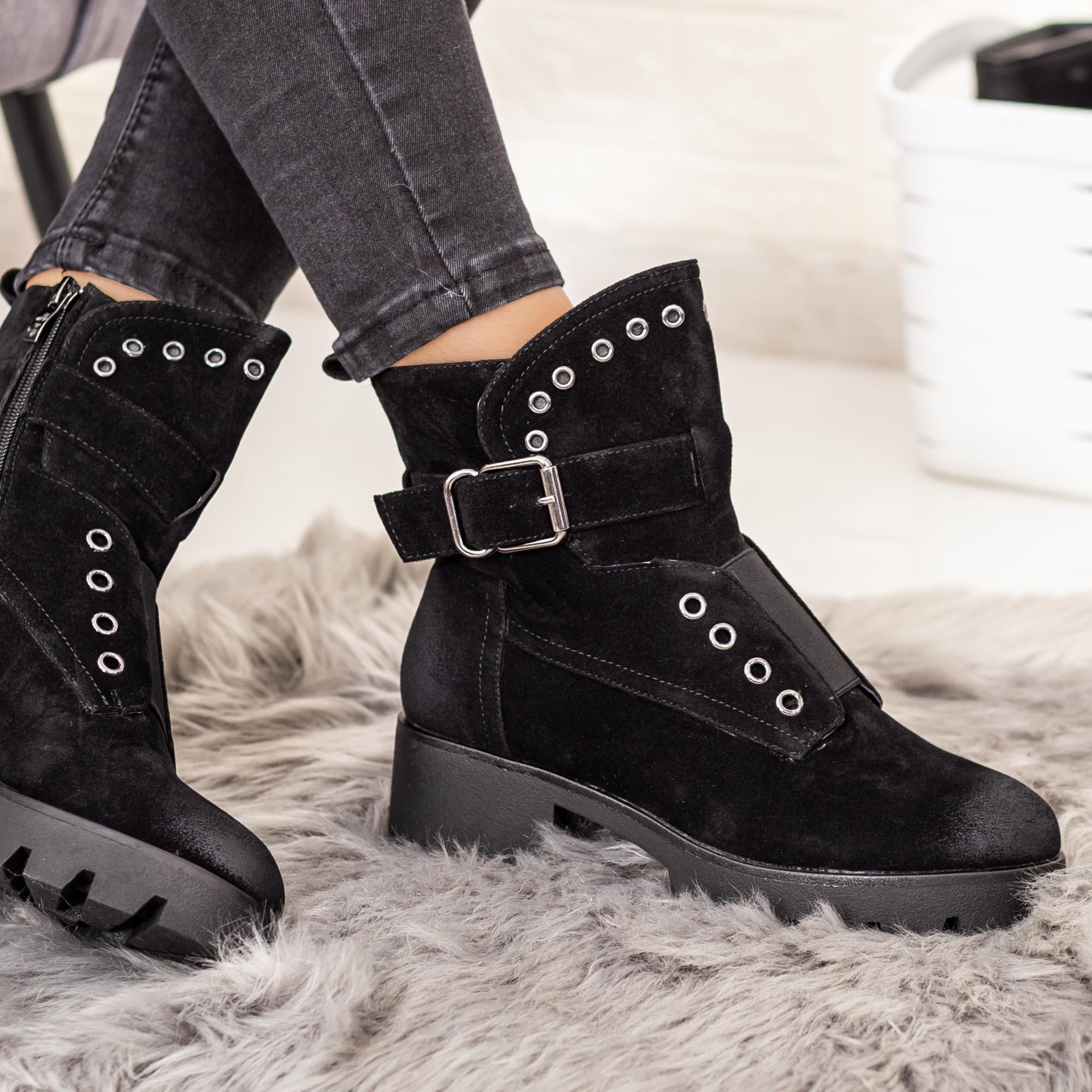 Γυναικείες κοντές μπότες Seada Μαύρο - Kalapod.gr Γυναικείες κοντές μπότες Seada Μαύρο - Kalapod.gr