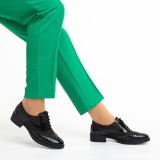 Γυναικεία Παπούτσια, Γυναικεία παπούτσια  μαύρα από οικολογικό δέρμα λουστρίνη Uzma - Kalapod.gr