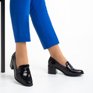 Γυναικεία Παπούτσια, Γυναικεία παπούτσια  μαύρα από οικολογικό δέρμα  λουστρίνι με τακούνι Renesme - Kalapod.gr
