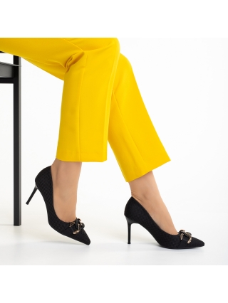 Ψηλοτάκουνα παπούτσια, Γυναικεία παπούτσια  μαύρα από ύφασμα Rosette - Kalapod.gr
