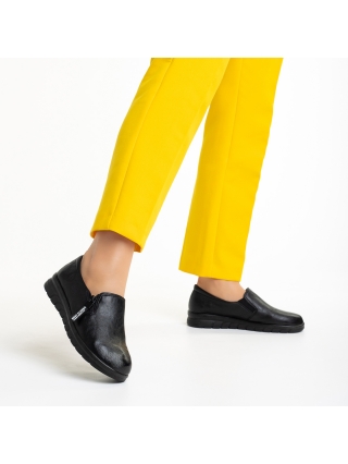 Casual παπούτσια, Γυναικεία παπούτσια  μαύρα  από οικολογικό δέρμα  Coco - Kalapod.gr