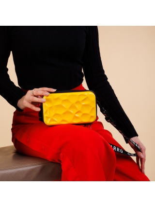 Γυναικεία τσάντα καλλυντικών κίτρινη από ακρυλικό  Carlota - Kalapod.gr