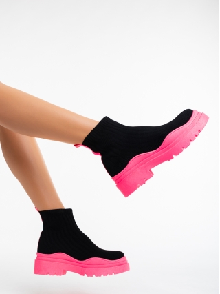 Γυναικεία Αθλητικά Παπούτσια, Γυναικεία αθλητικά παπούτσια μαύρα με φούξια από ύφασμα Anneliese - Kalapod.gr