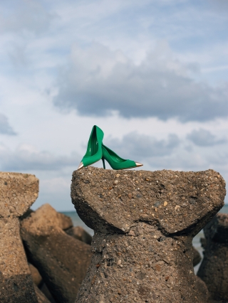Παπούτσια με τακούνι, Γυναικεία παπούτσια  με τακούνι πράσινα από ύφασμα Melany - Kalapod.gr