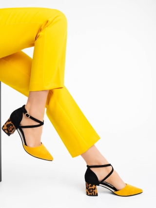 Χοντροτάκουνα παπούτσια, Γυναικείες γόβες κίτρινες από ύφασμα Sisley - Kalapod.gr