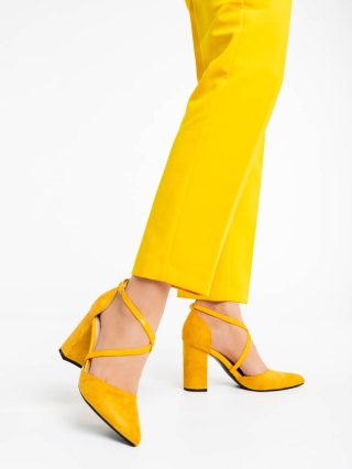 Γυναικεία Παπούτσια, Γυναικείες γόβες κίτρινες από ύφασμα Sirenna - Kalapod.gr