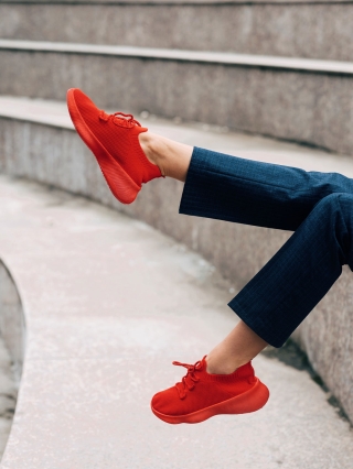 Γυναικεία αθλητικά παπούτσια κόκκινα από ύφασμα Ramila - Kalapod.gr