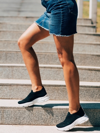 Γυναικεία Αθλητικά Παπούτσια, Γυναικεία αθλητικά παπούτσια μαύρα από ύφασμα Sakura - Kalapod.gr