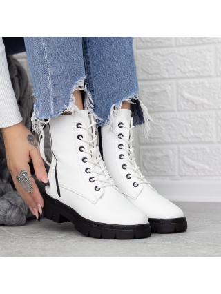 ΓΥΝΑΙΚΕΙΑ ΥΠΟΔΗΜΑΤΑ, Γυναικείες Μπότες Gisella Λευκό-Μαύρο - Kalapod.gr