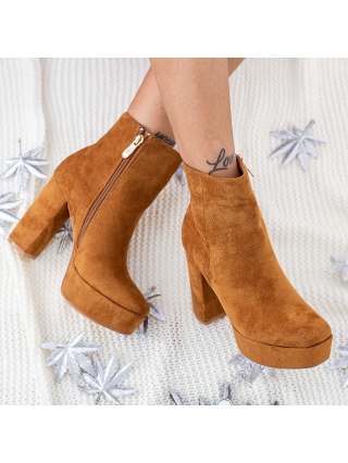 Γυναικεία Μποτίνια, Κοντές μποτάκια με τακούνι και πλατφόρμα για γυναίκες Panada Κίτρινος - Kalapod.gr