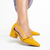 Γυναικεία παπούτσια κίτρινα από καστόρι Larna, 4 - Kalapod.gr