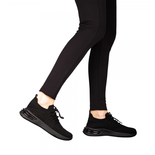 Γυναικεία αθλητικά παπούτσια  μαύρα από ύφασμαMoretti - Kalapod.gr
