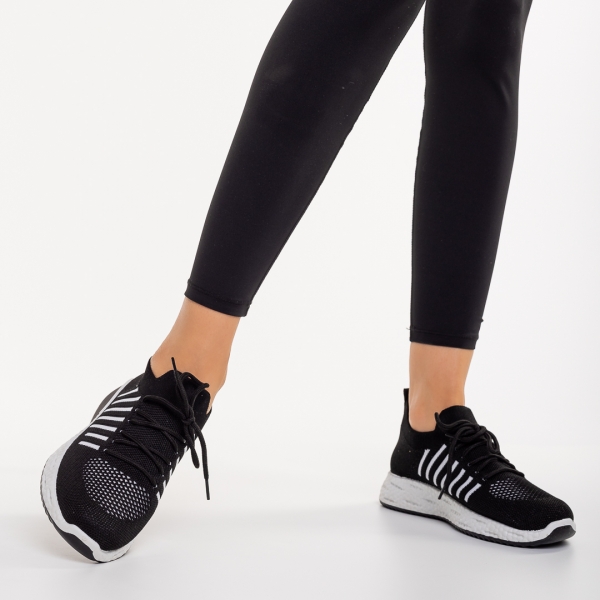 Γυναικεία αθλητικά παπούτσια μαύρα με λευκό από ύφασμα Biriza - Kalapod.gr