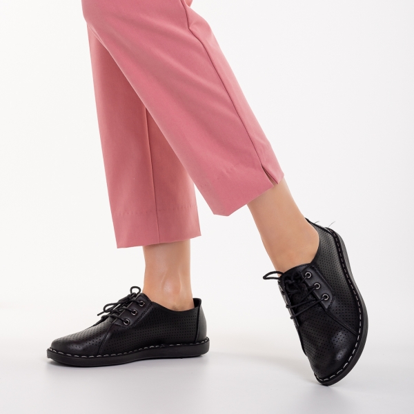 Γυναικεία casual παπούτσια μαύρα από οικολογικό δέρμα Leondra - Kalapod.gr