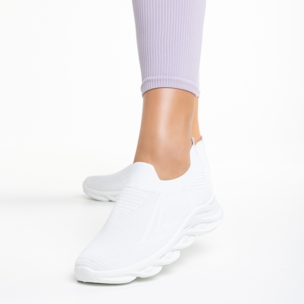 Γυναικεία αθλητικά παπούτσια λευκά από ύφασμα Adalira, 3 - Kalapod.gr