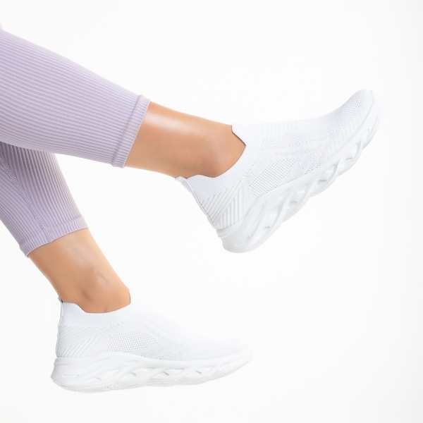 Γυναικεία αθλητικά παπούτσια λευκά από ύφασμα Adalira, 6 - Kalapod.gr