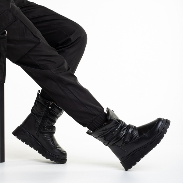 Γυναικείες μπότες μαύρες  από οικολογικό δέρμα και ύφασμα  Xiomara, 5 - Kalapod.gr