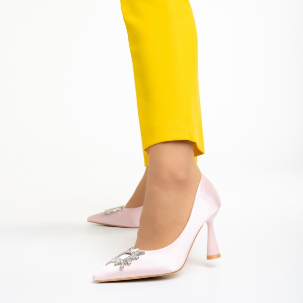 Γυναικεία παπούτσια με τακούνι ροζ από ύφασμα Trudy - Kalapod.gr