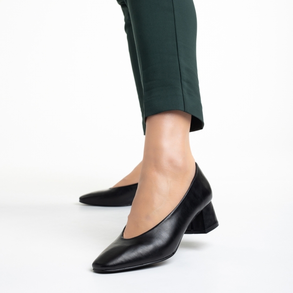 Γυναικεία παπούτσια  μαύρα από οικολογικό δέρμα με τακούνι Veda, 3 - Kalapod.gr