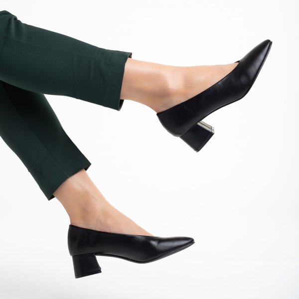 Γυναικεία παπούτσια  μαύρα από οικολογικό δέρμα με τακούνι Veda, 6 - Kalapod.gr