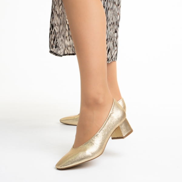 Γυναικεία παπούτσια  χρυσάφι από οικολογικό δέρμα με τακούνι Veda, 3 - Kalapod.gr