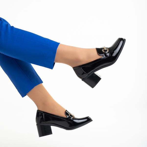 Γυναικεία παπούτσια  μαύρα από οικολογικό δέρμα  λουστρίνι με τακούνι Ilonka, 6 - Kalapod.gr