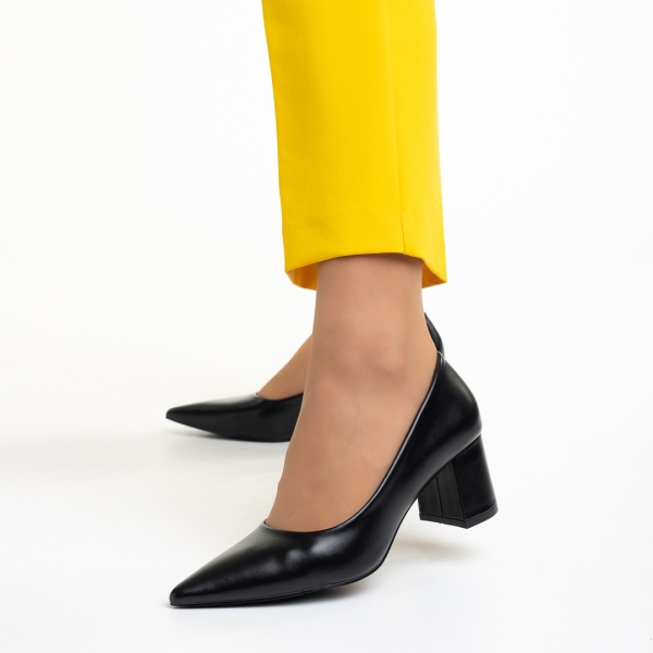 Γυναικεία παπούτσια  μαύρα από οικολογικό δέρμα  με τακούνι Amarilis, 3 - Kalapod.gr
