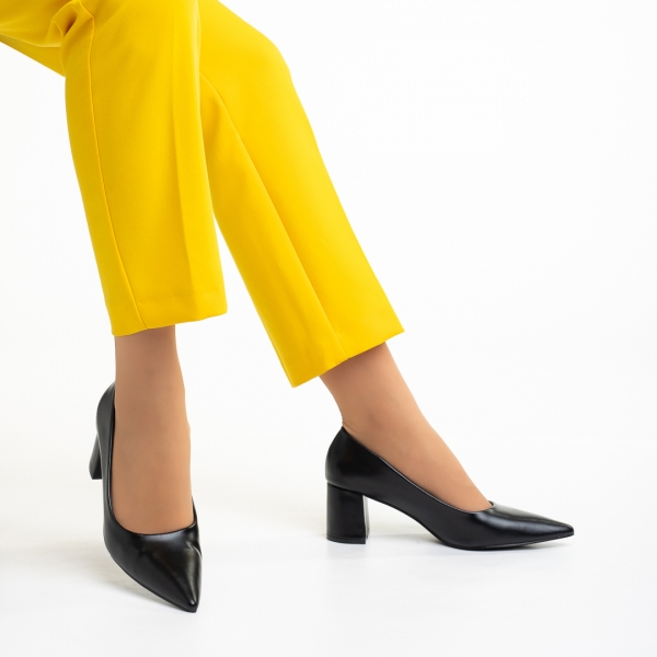 Γυναικεία παπούτσια  μαύρα από οικολογικό δέρμα  με τακούνι Amarilis - Kalapod.gr