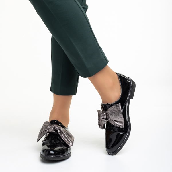 Γυναικεία παπούτσια  μαύρα από οικολογικό δέρμα  λουστρίνι Mitra, 5 - Kalapod.gr