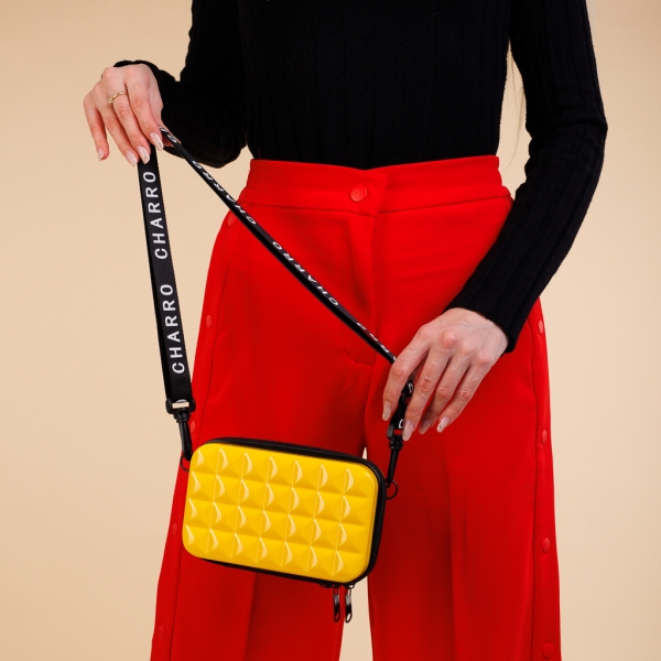 Γυναικεία τσάντα καλλυντικών κίτρινη από ακρυλικό  Minali - Kalapod.gr