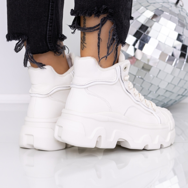 Γυναικείες μπότες με πλατφόρμα Onita  Μπεζ, 4 - Kalapod.gr