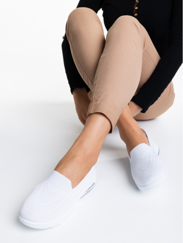 Γυναικεία αθλητικά παπούτσια  λευκά  από ύφασμα Hadasa - Kalapod.gr