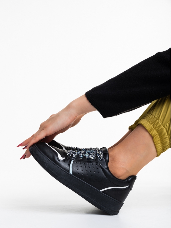 Γυναικεία αθλητικά παπούτσια  μαύρα   από οικολογικό δέρμα  Gustava - Kalapod.gr