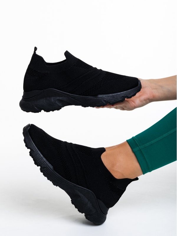 Γυναικεία αθλητικά παπούτσια  μαύρα από ύφασμα  Saldís - Kalapod.gr