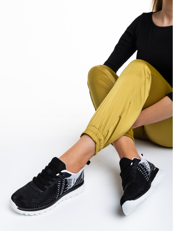 Γυναικεία αθλητικά παπούτσια  μαύρα από ύφασμα  Judie - Kalapod.gr