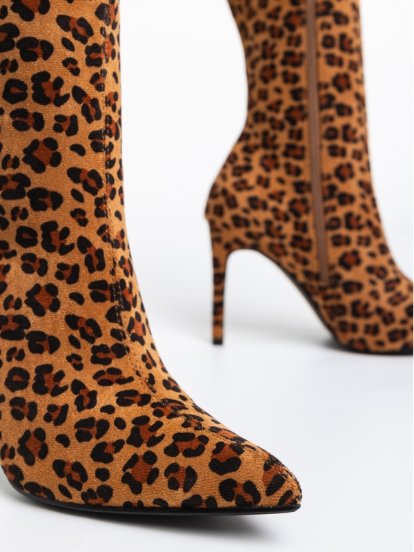 Γυναικείες μπότες  λεοπάρδαλη από ύφασμα Ernestine, 6 - Kalapod.gr
