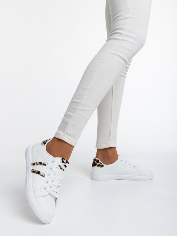 Γυναικεία αθλητικά παπούτσια λευκά με λεοπάρ από οικολογικό δέρμα Virva - Kalapod.gr