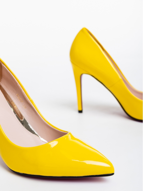 Γυναικεία παπούτσια  κίτρινα  από οικολογικό δέρμα  λουστρίνι Sibylla, 6 - Kalapod.gr