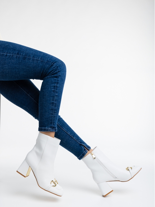 Γυναικείες μπότες λευκά από οικολογικό δέρμα  Aliah - Kalapod.gr