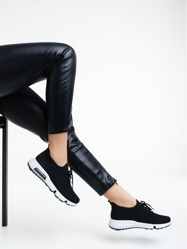 Γυναικεία αθλητικά παπούτσια μαύρα από ύφασμα Cayley, 4 - Kalapod.gr