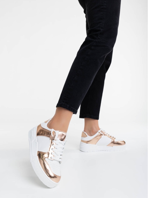 Γυναικεία αθλητικά παπούτσια λευκά με σαμπανιζέ από οικολογικό δέρμα Rumeysa, 3 - Kalapod.gr