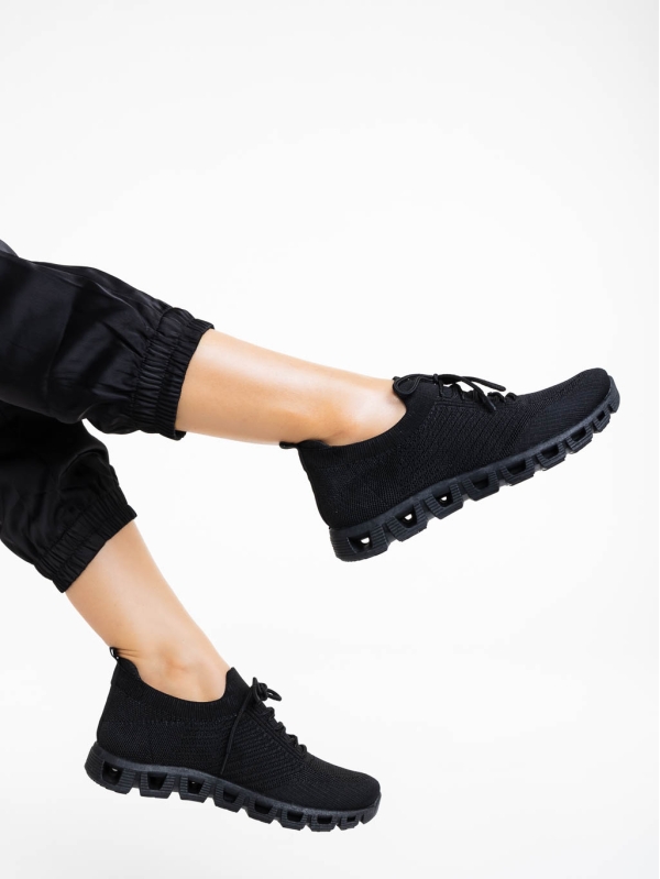 Γυναικεία αθλητικά παπούτσια μαύρα από ύφασμα Romeesa, 4 - Kalapod.gr