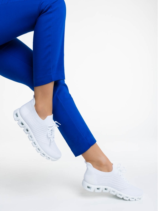 Γυναικεία αθλητικά παπούτσια λευκά από ύφασμα Romeesa - Kalapod.gr