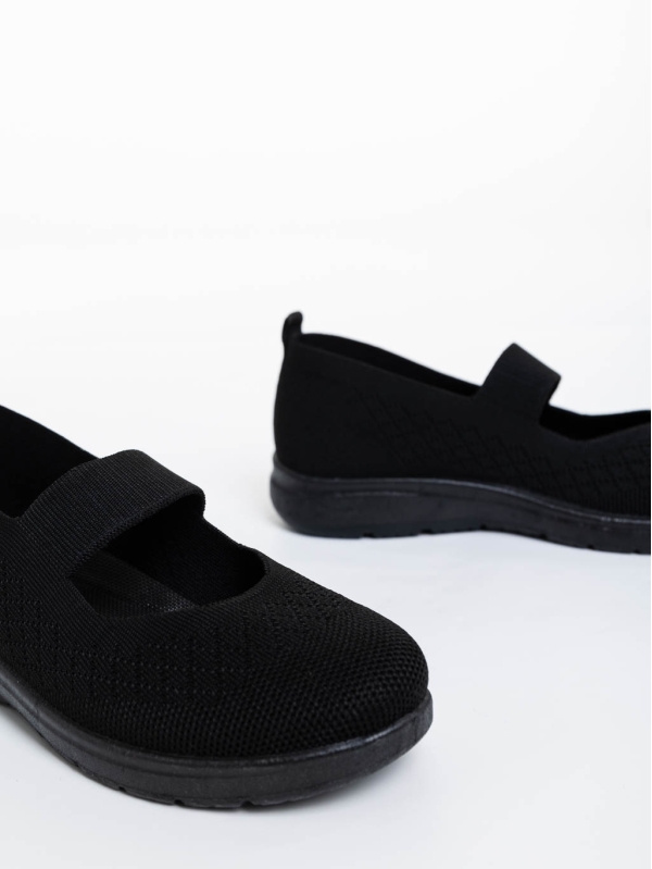 Γυναικεία αθλητικά παπούτσια μαύρα από ύφασμα Renora, 6 - Kalapod.gr