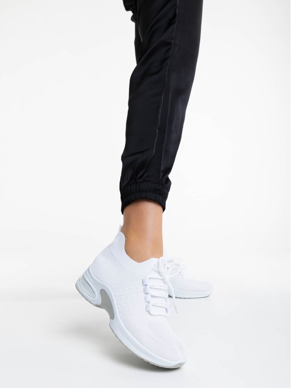 Γυναικεία αθλητικά παπούτσια λευκά από ύφασμα Resma, 2 - Kalapod.gr
