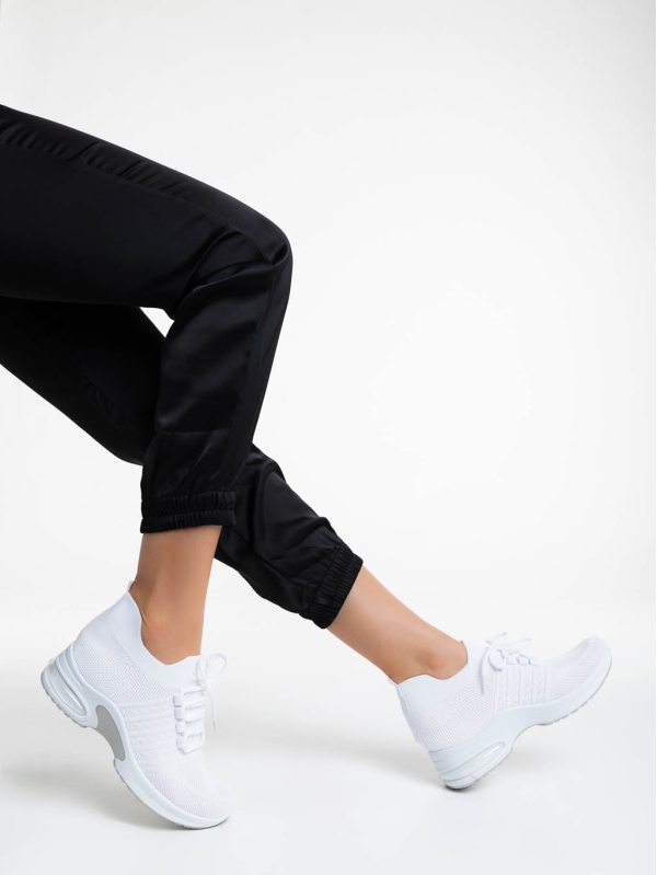 Γυναικεία αθλητικά παπούτσια λευκά από ύφασμα Resma - Kalapod.gr