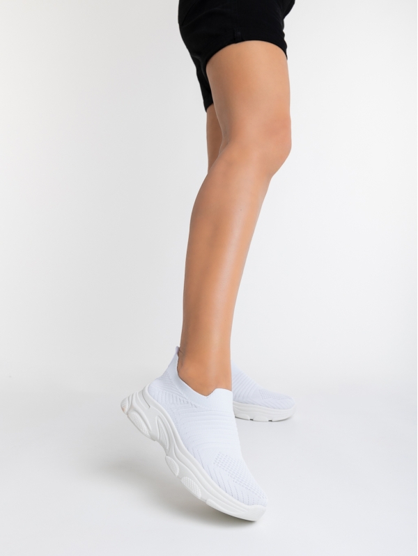 Γυναικεία αθλητικά παπούτσια λευκά από ύφασμα Sakura, 2 - Kalapod.gr